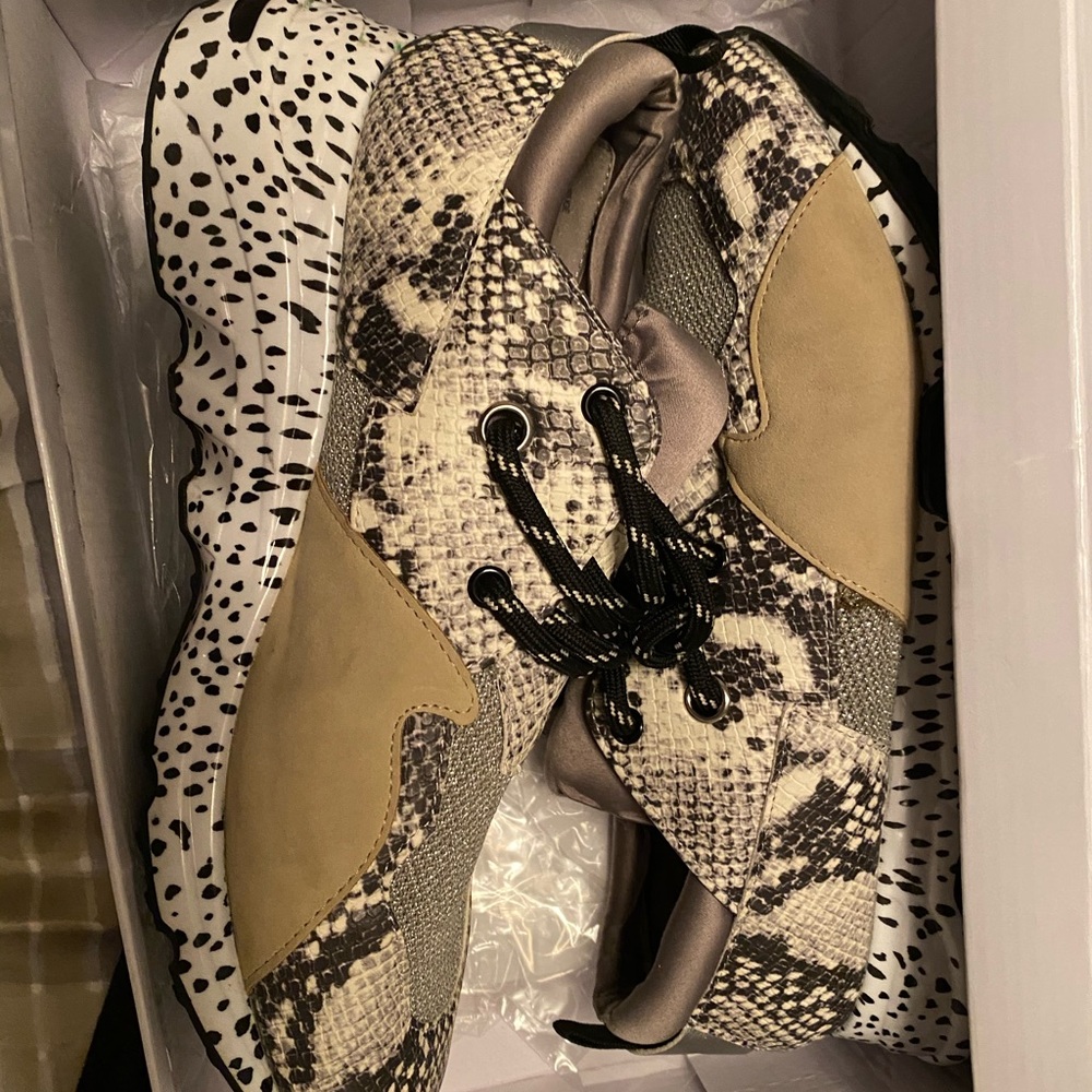 Steve Madden sneakers